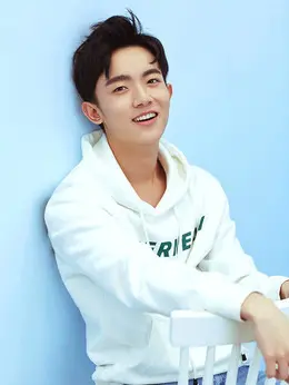 程鲤素（李明德饰演）